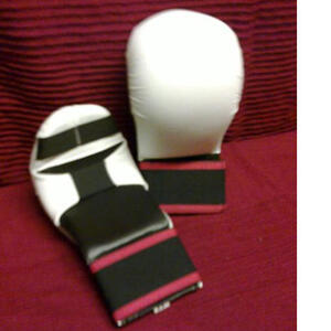 HANDSKAR - Karate/JuJutsu - Star Tsuki Vit, Medium