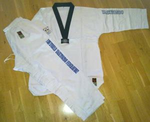 Wacoku WTF Dobok Ribbad Svartkrage